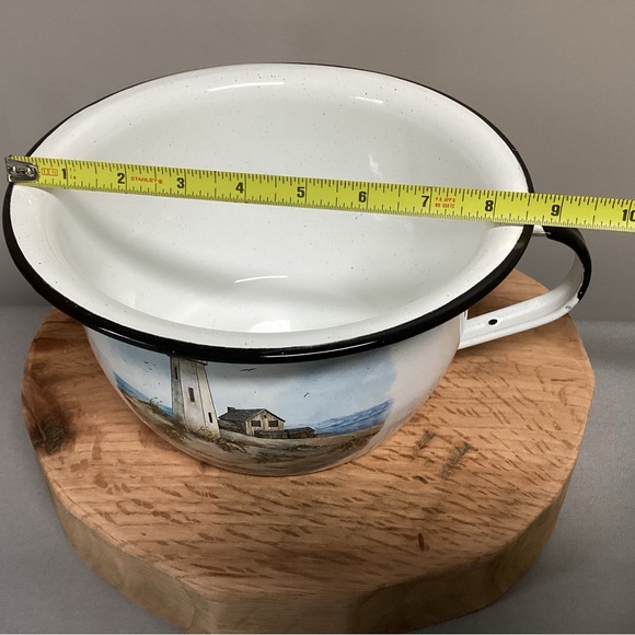 ⚫️ Huge - Enamelware Lighthouse Themed - Home / Bathroom Decor Piece - Like New - Picture 9 of 13